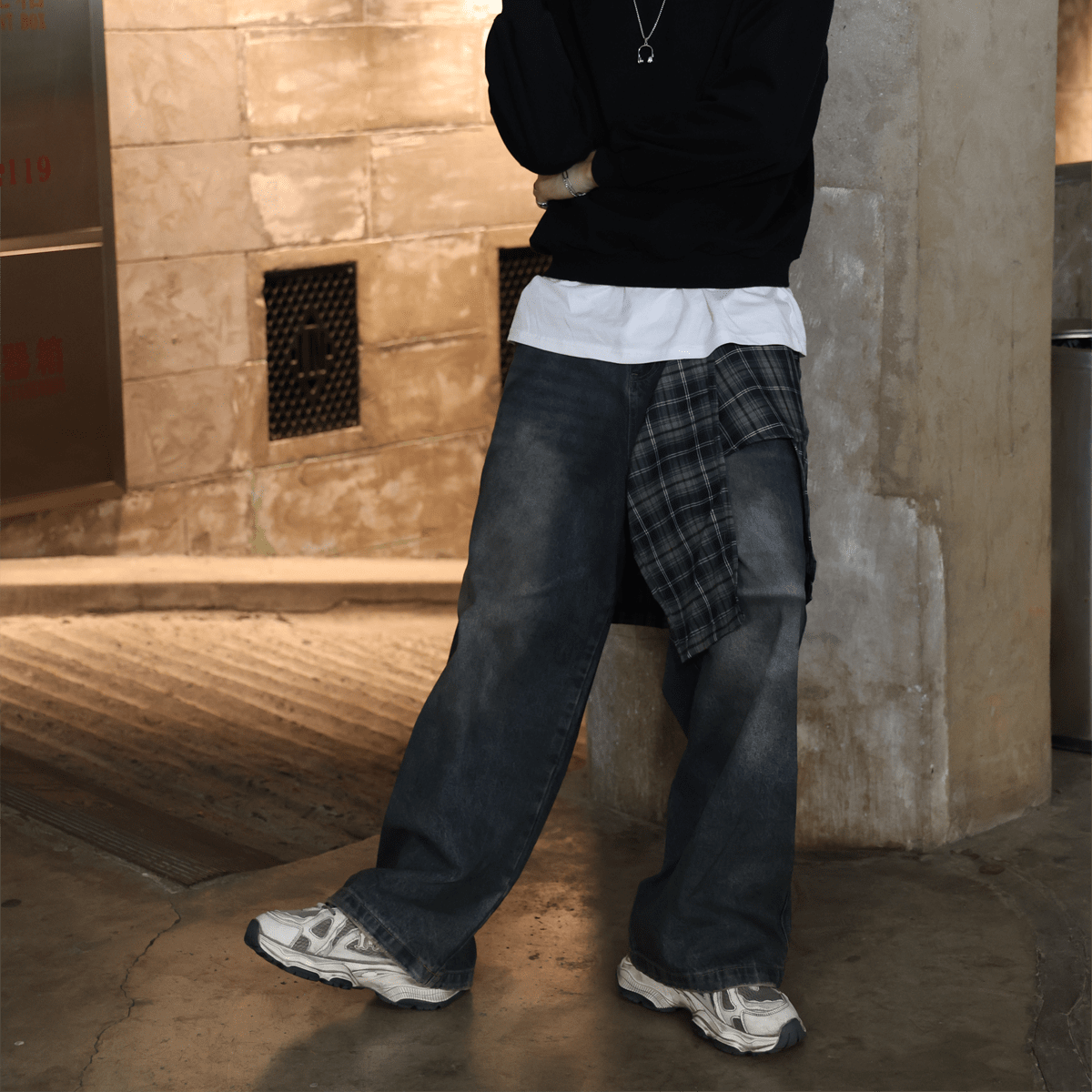 Unisex Loose Fit Straight-Leg Washed Jeans