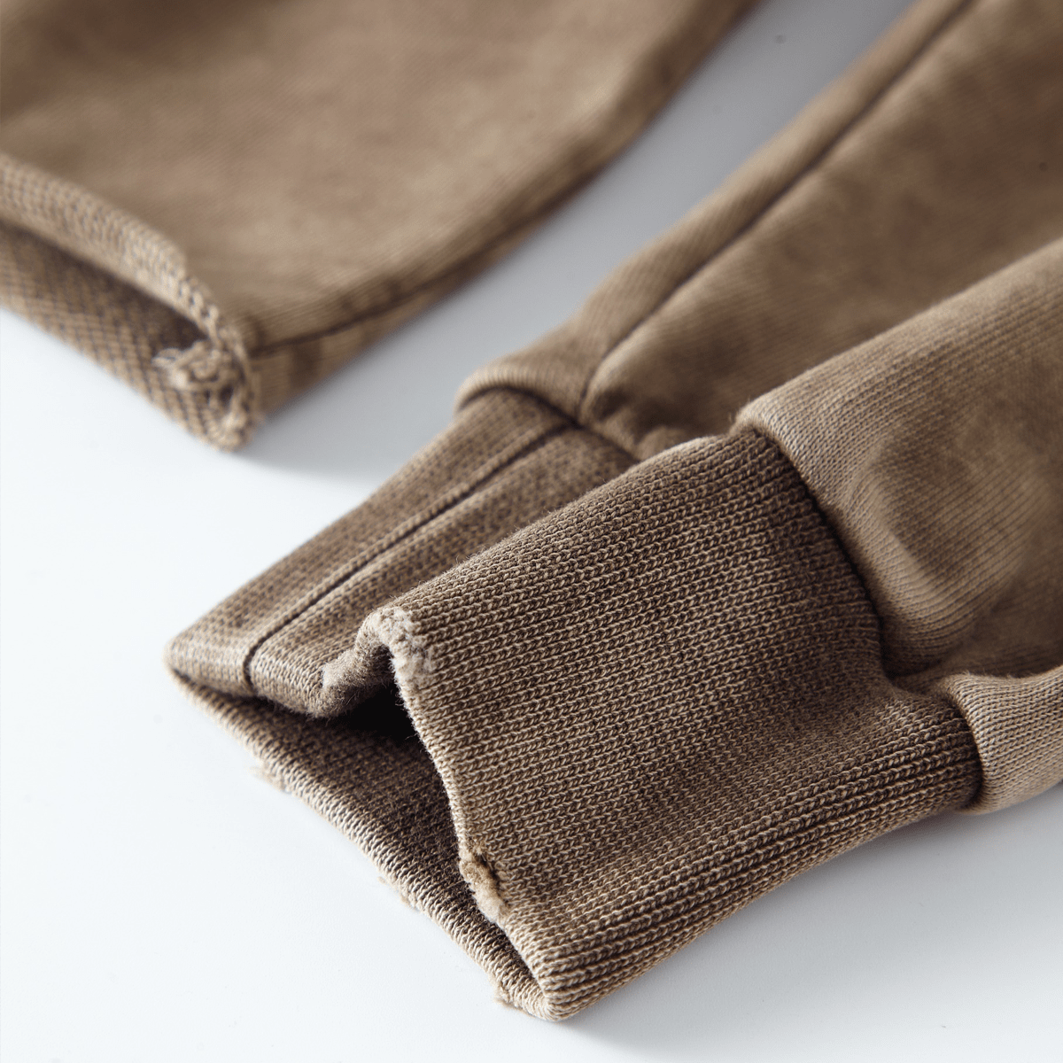 Cropped Oversized Washed Sweatshirt with Raw-Edge Streetwear Style