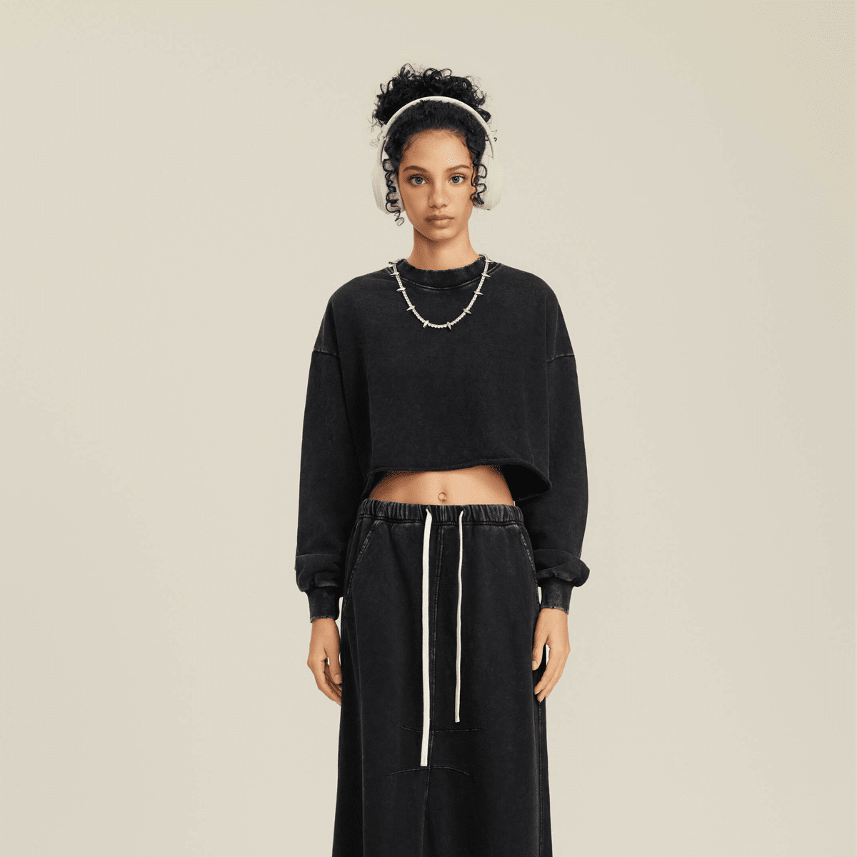 Cropped Oversized Washed Sweatshirt with Raw-Edge Streetwear Style