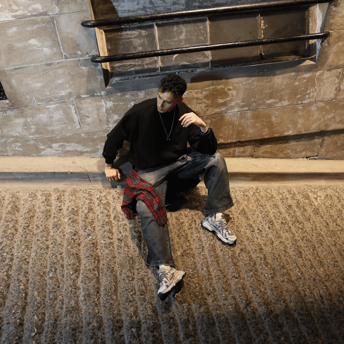 Unisex Loose Fit Straight-Leg Washed Jeans